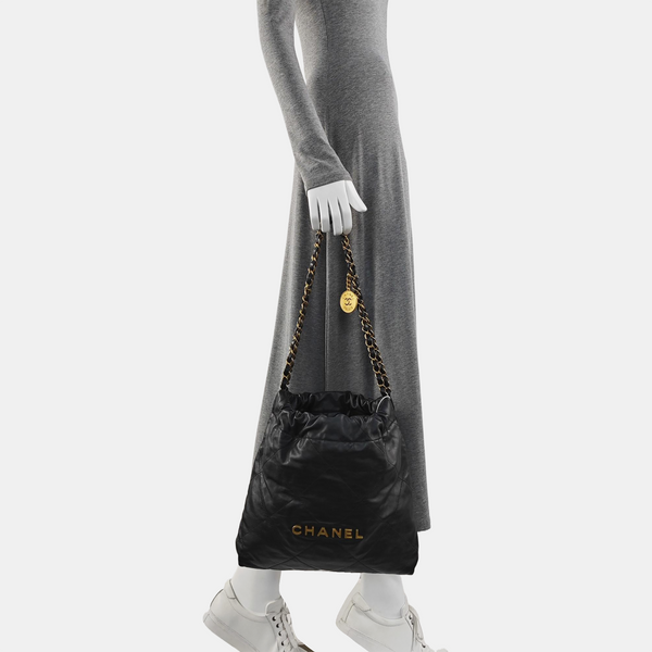 CHANEL 22 Small Quilted Calfskin Black