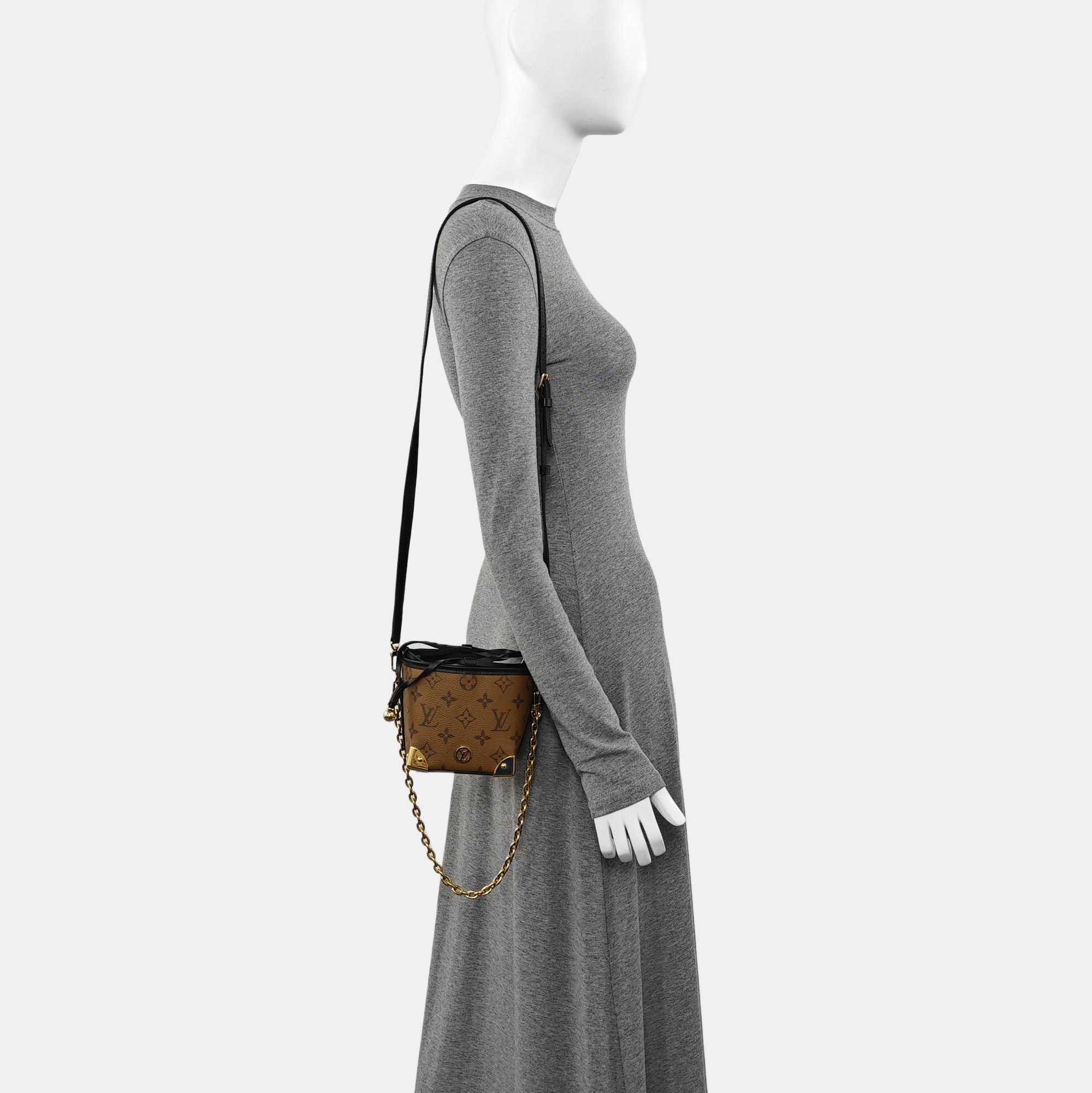 NOÉ PURSE LV CHARMS Monogram Coated Canvas Brown