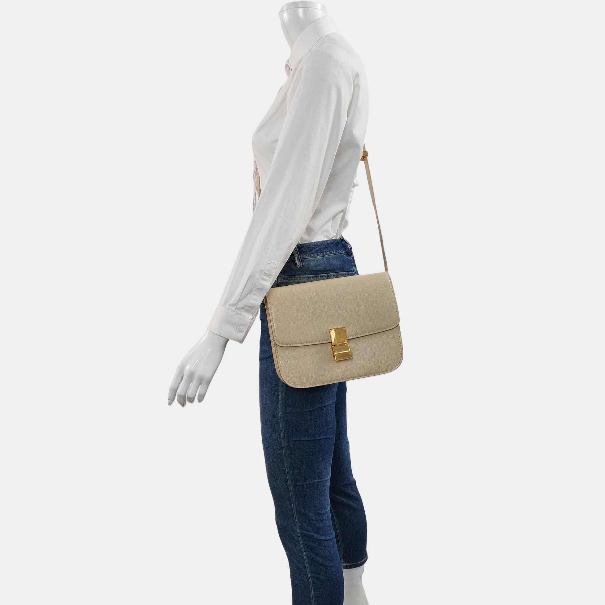 Authenticated pre-owned  CLASSIC BOX Medium Calfskin Beige - Shoulder Bag at Looply