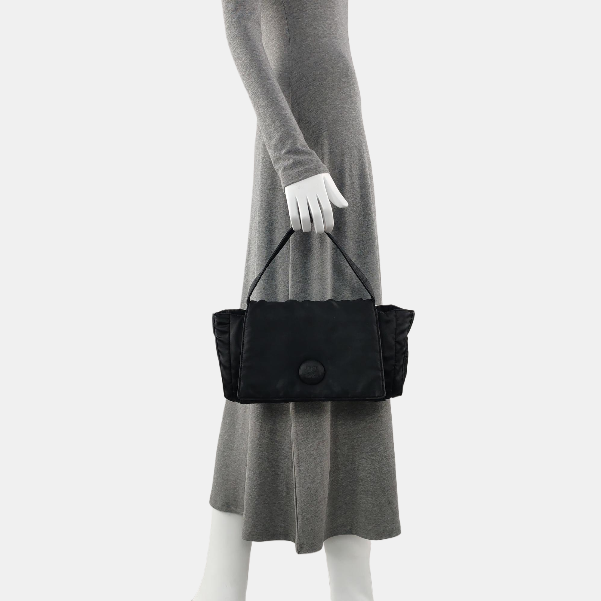 Bolso de mano de nailon negro