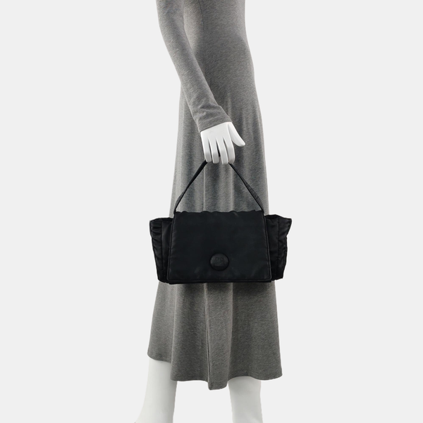Bolso de mano de nailon negro