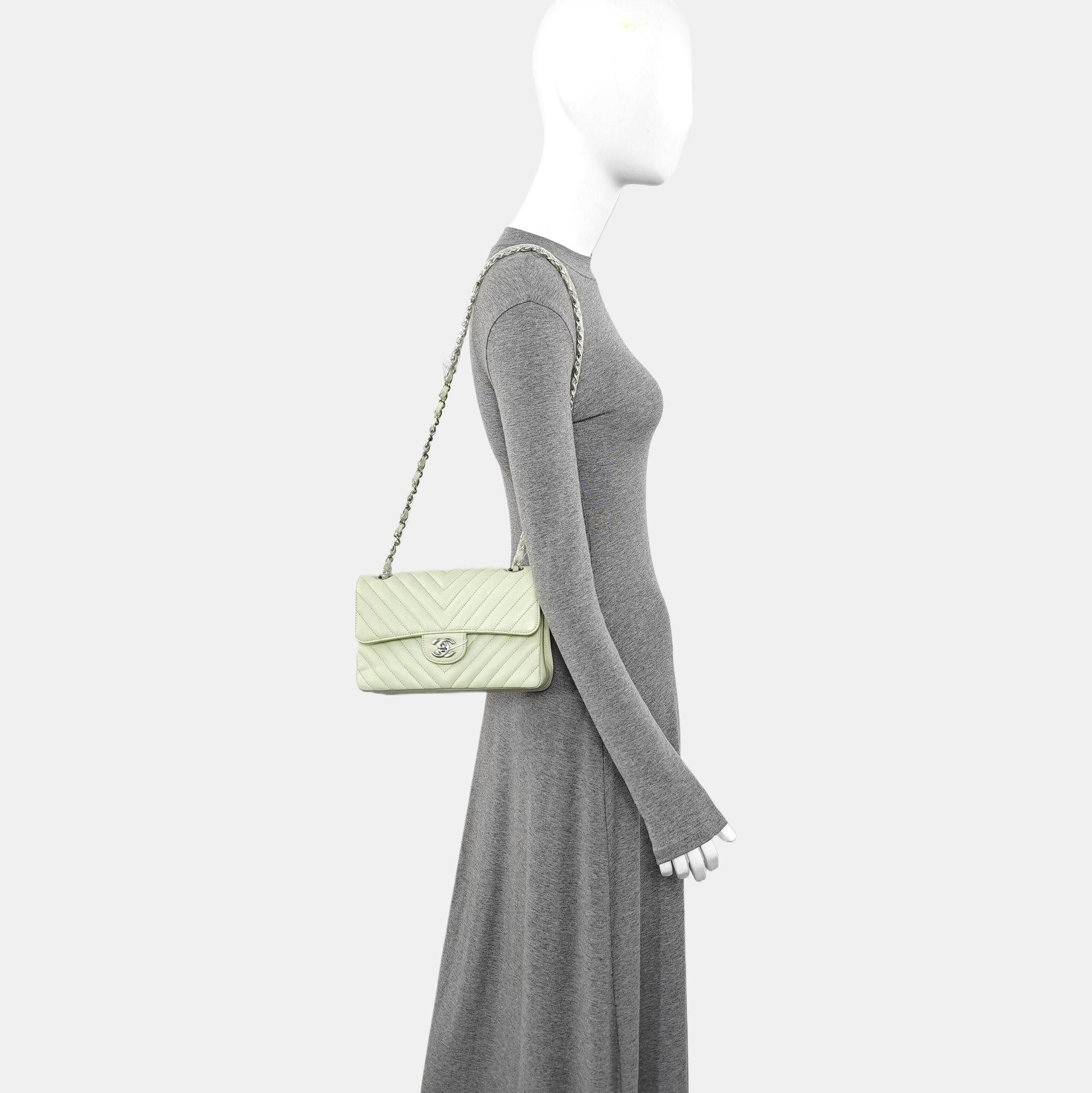 CLASSIC FLAP Small Chevron Calfskin Green