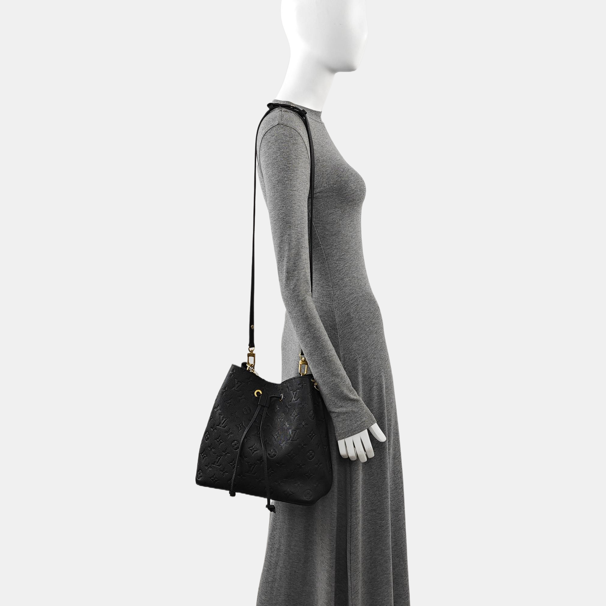 NÉONOÉ MM Calfskin Black