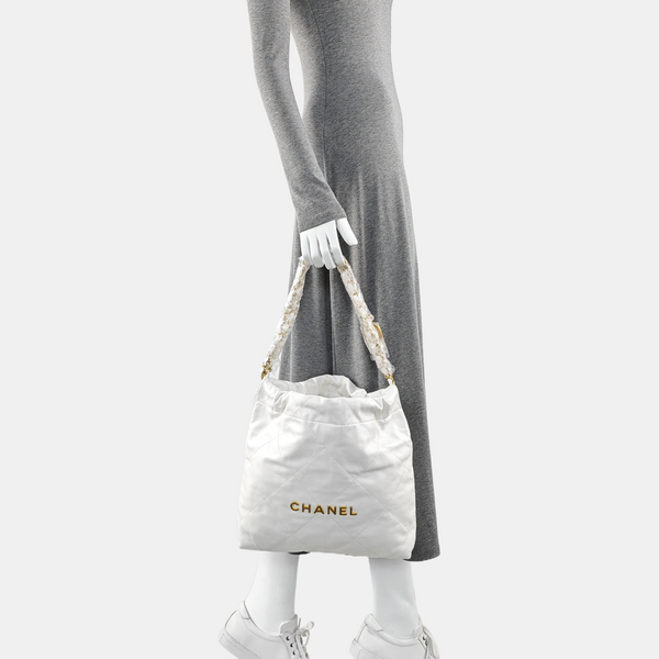 CHANEL 22 Small Quilted Calfskin White