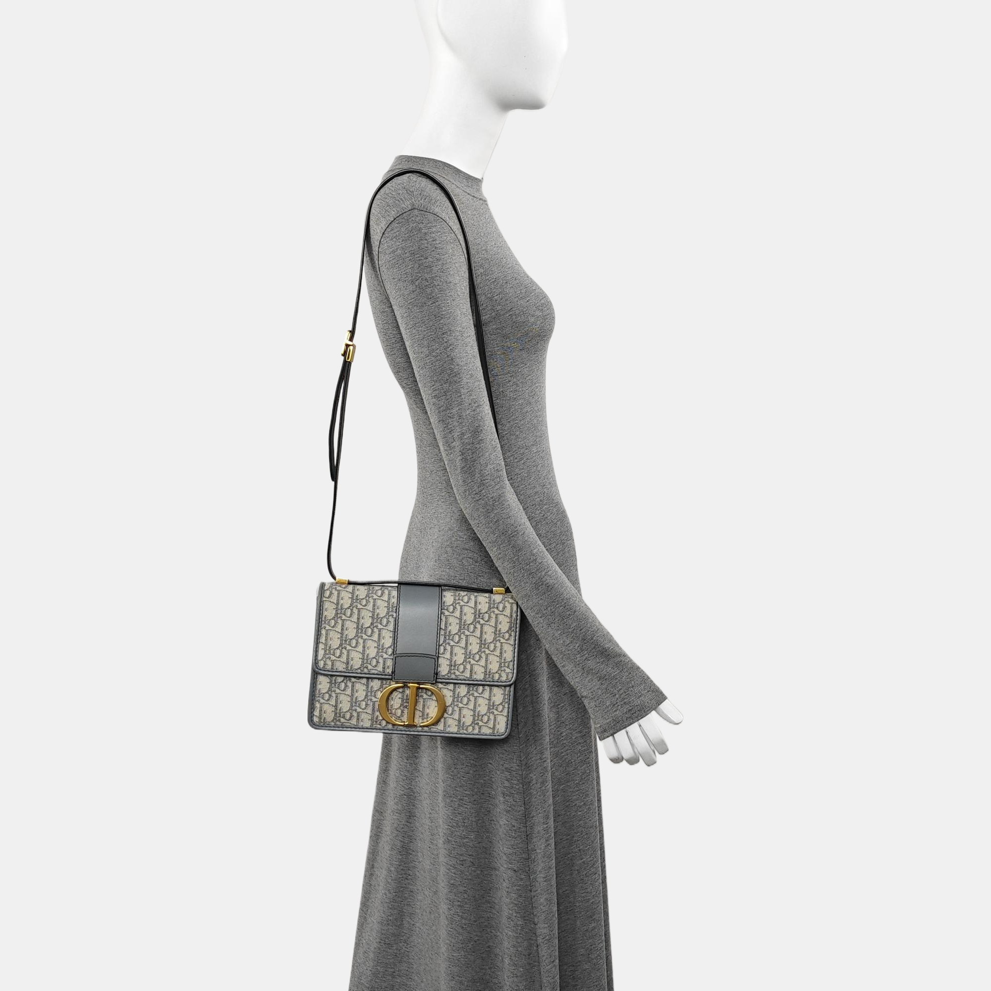 30 Montaigne Medium Oblique Canvas Gray