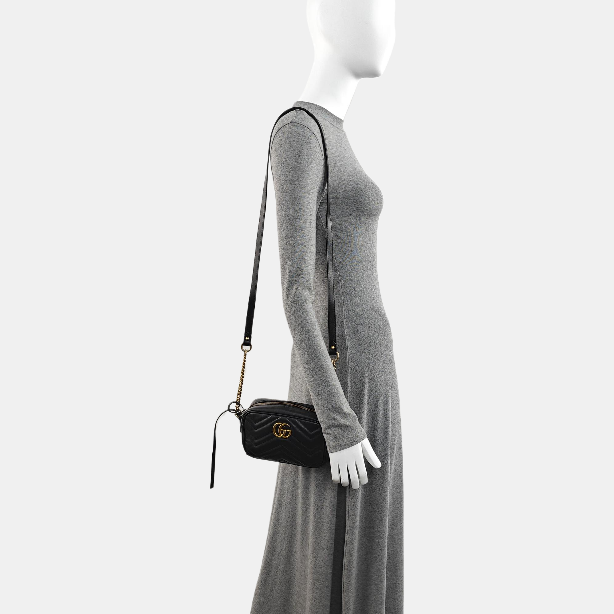 Bolso de hombro pequeño GG Marmont de piel matelassé negra