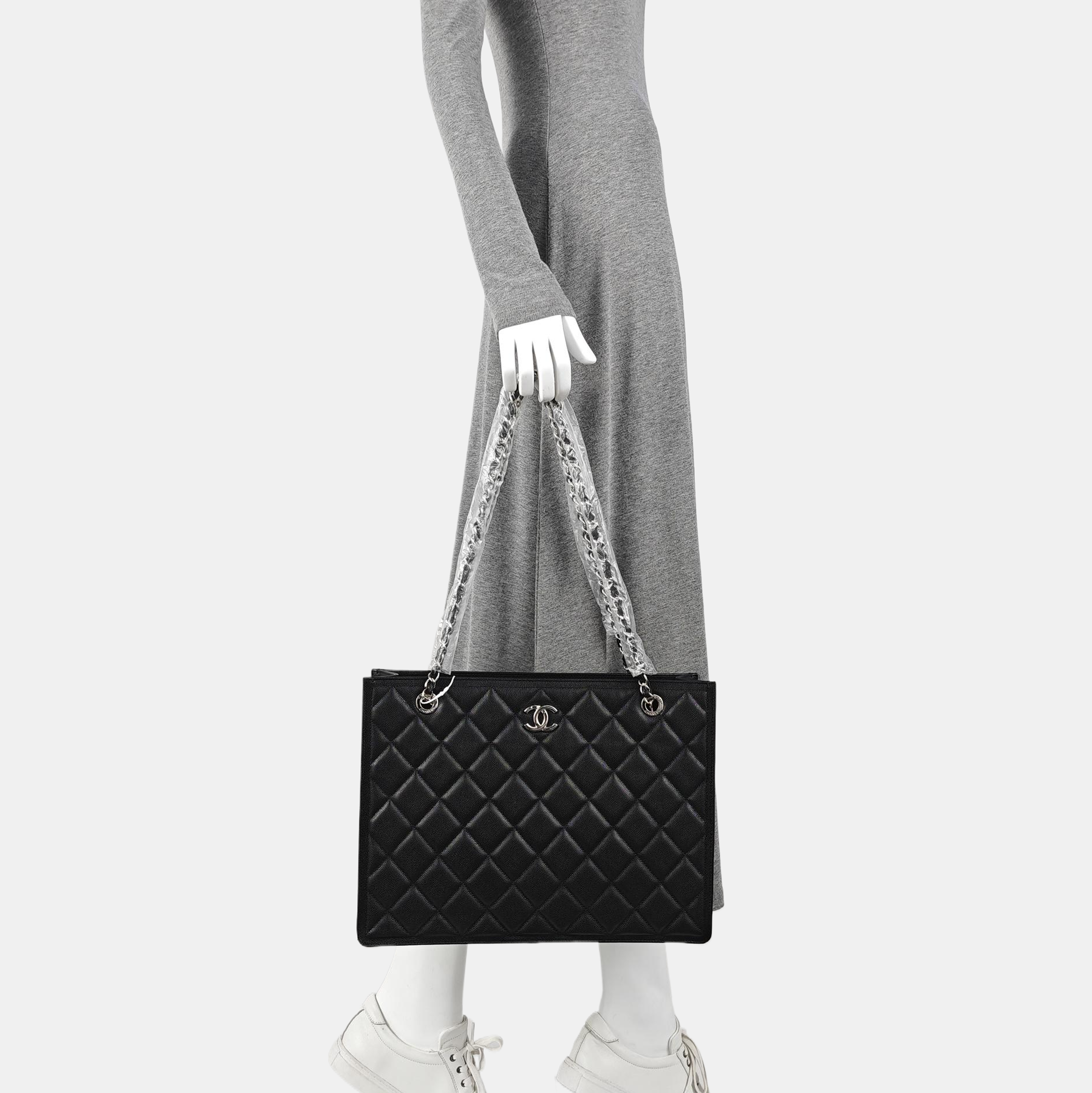 Quilted Grained Calfskin Shoulder Bag Black