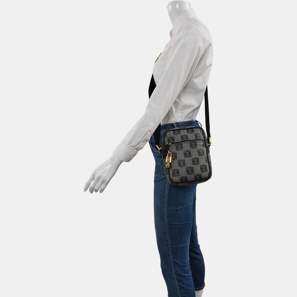 Monogram Canvas Gray