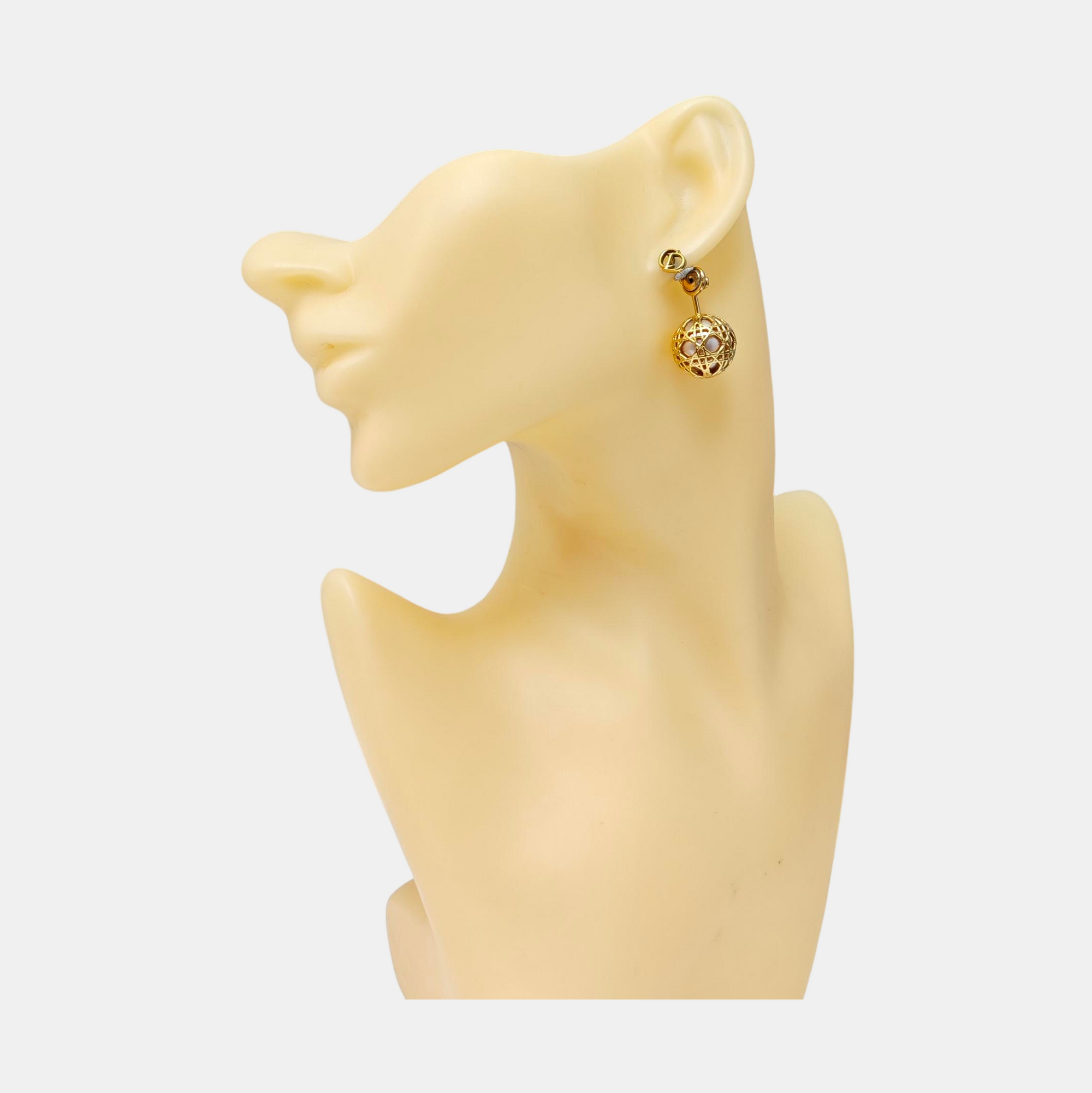 Metal Gold Stud Earrings