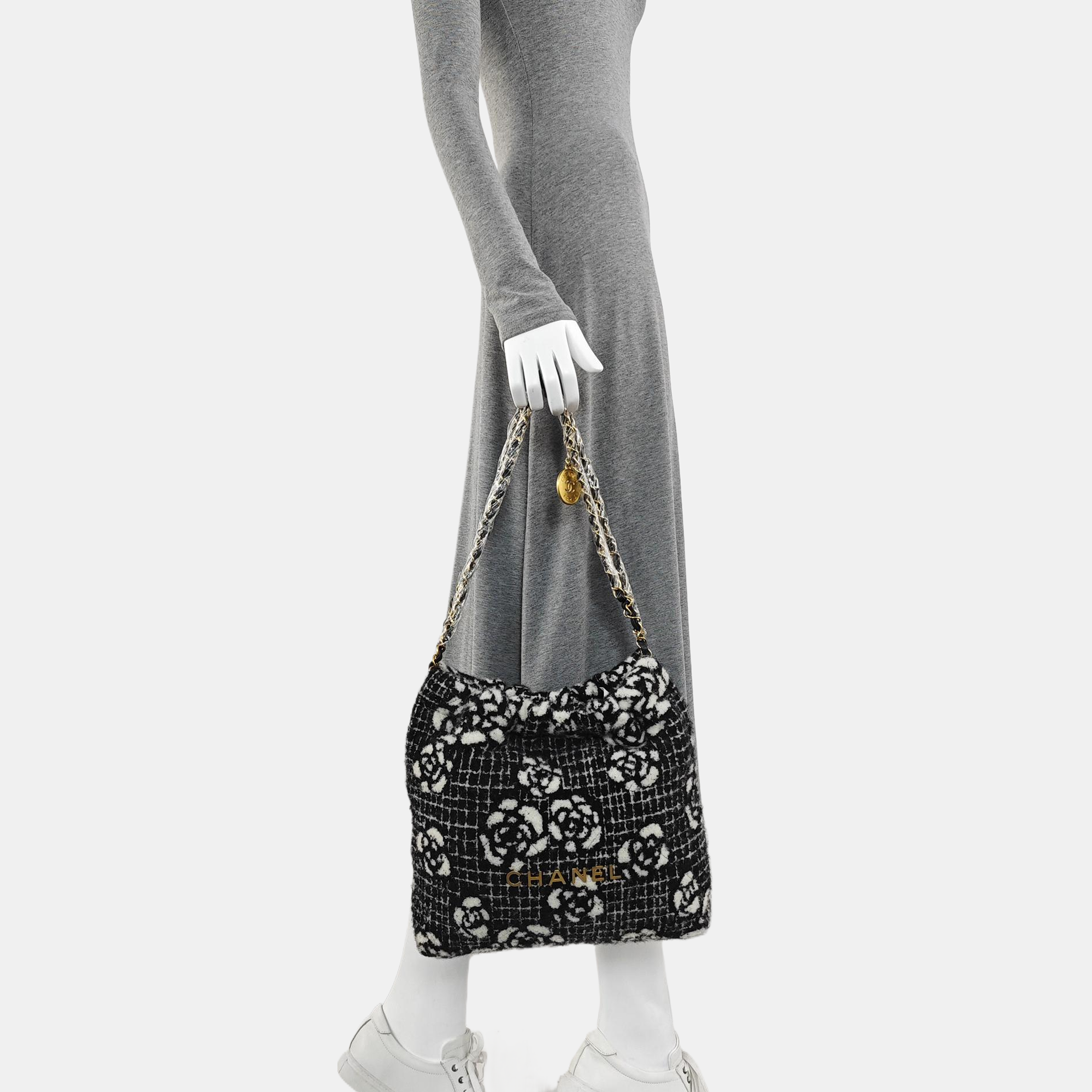CHANEL 22 Small Fabric Multicolor