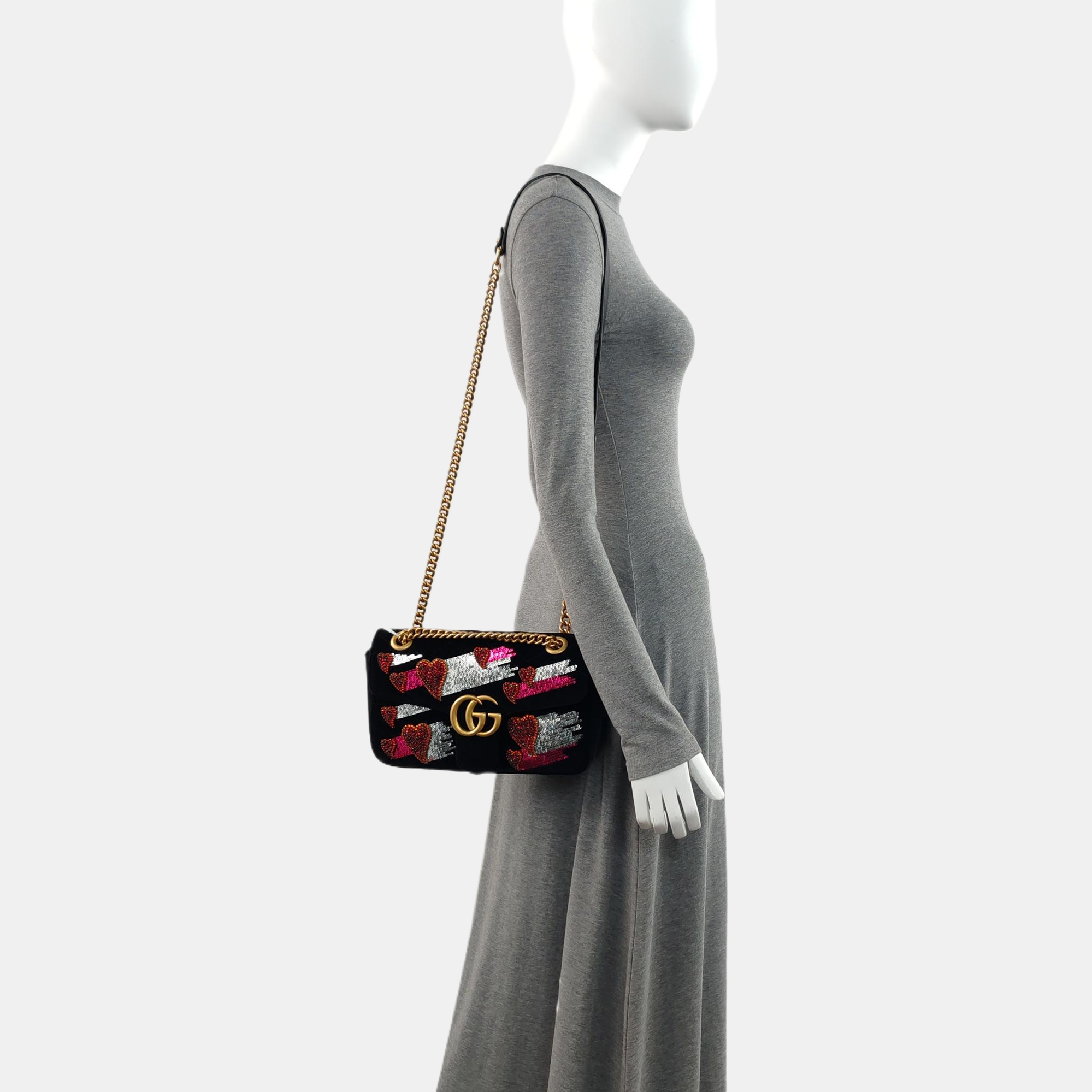 Authenticated pre-owned  GG Marmont Medium Quilted Velvet Black - Shoulder Bag at Looply