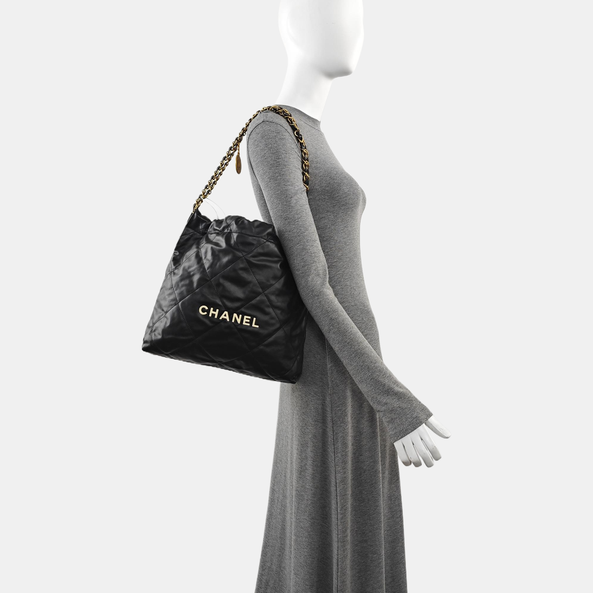 CHANEL 22 Small Quilted Calfskin Black