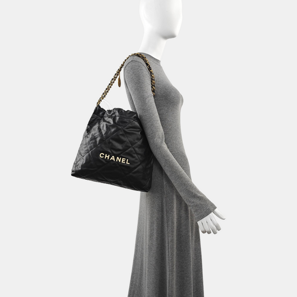 CHANEL 22 Small Quilted Calfskin Black