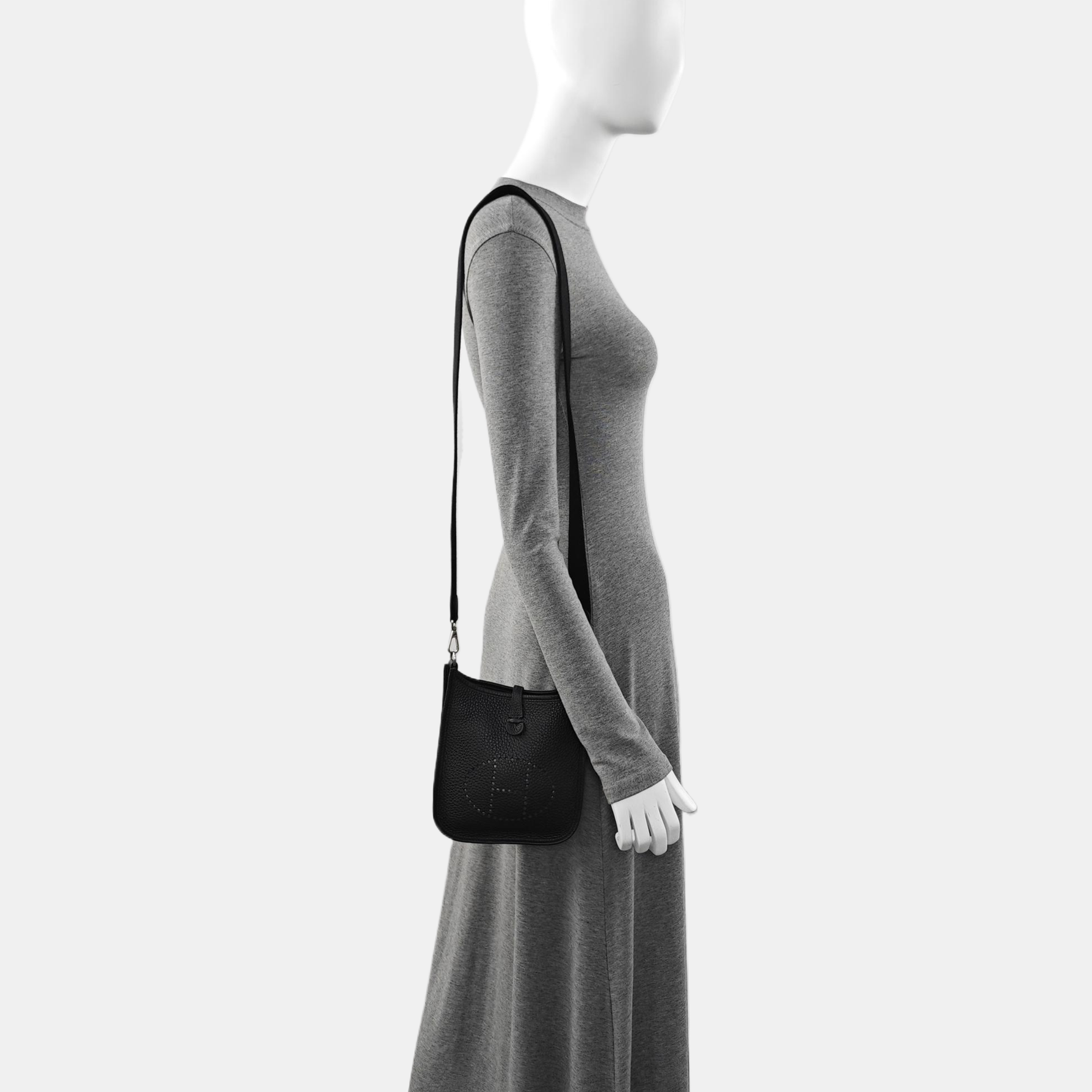 Authenticated pre-owned  Evelyne TPM Clemence Black - Shoulder Bag at Looply