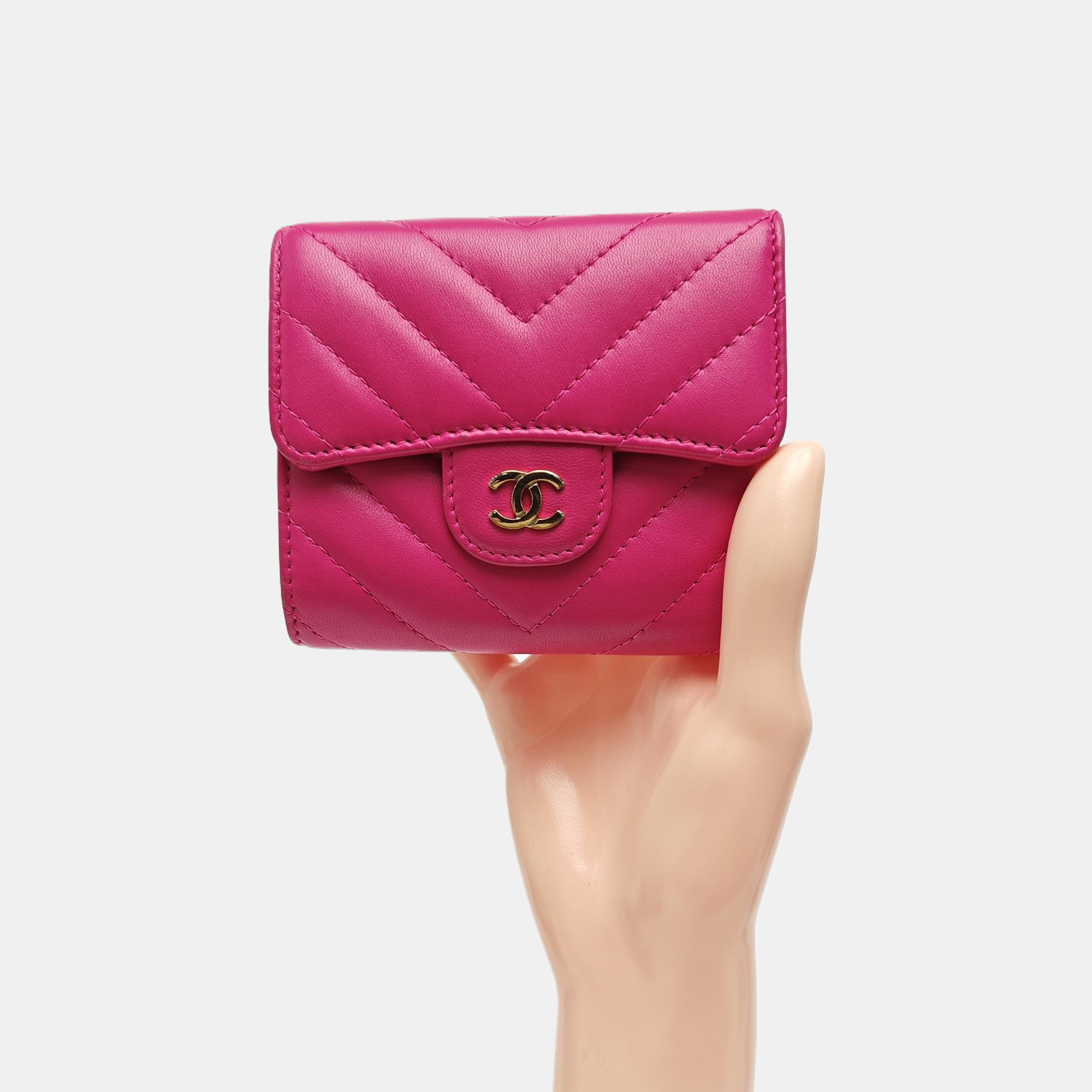 CLASSIC FLAP Chevron Lambskin Red Wallet