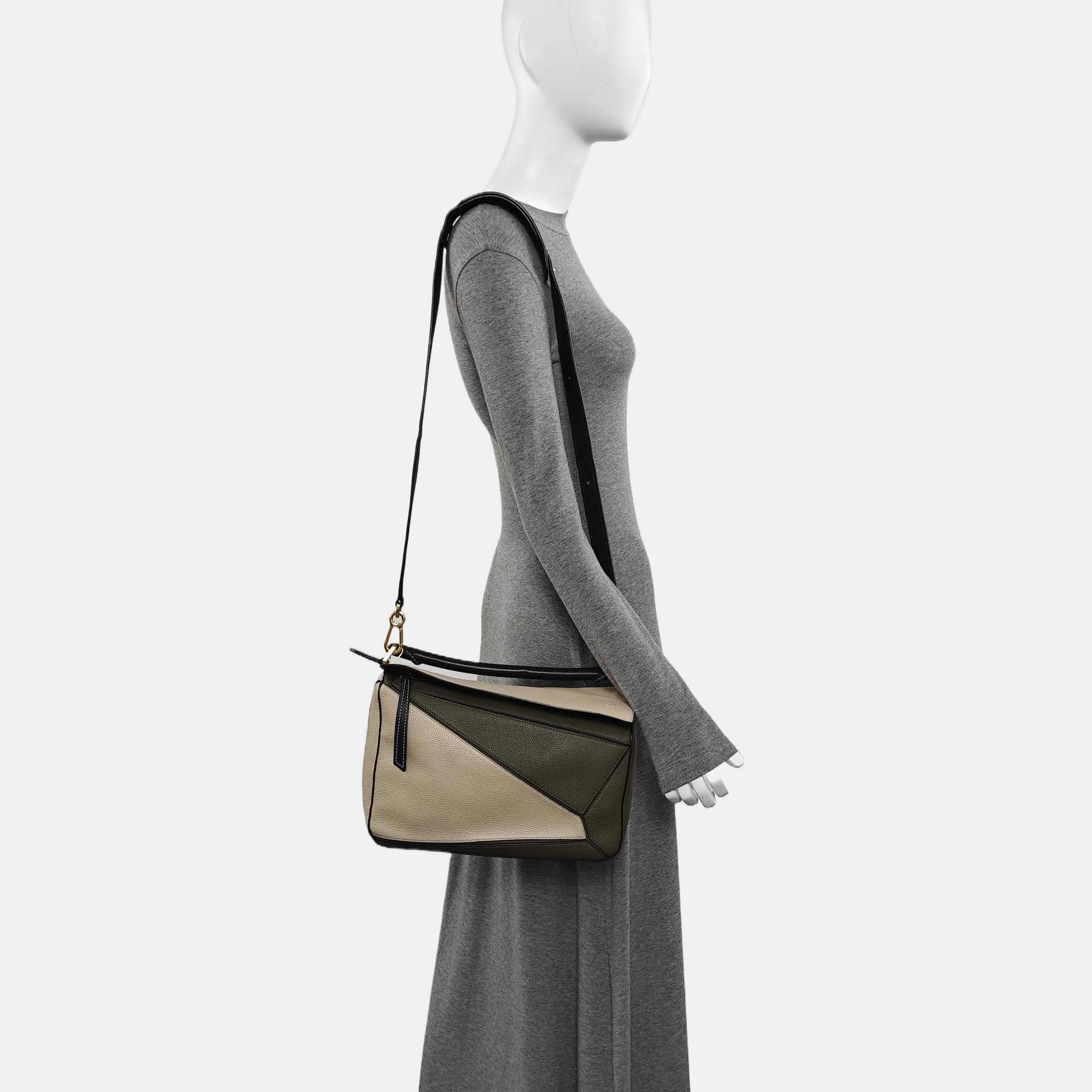 Puzzle Medium Calfskin Gray