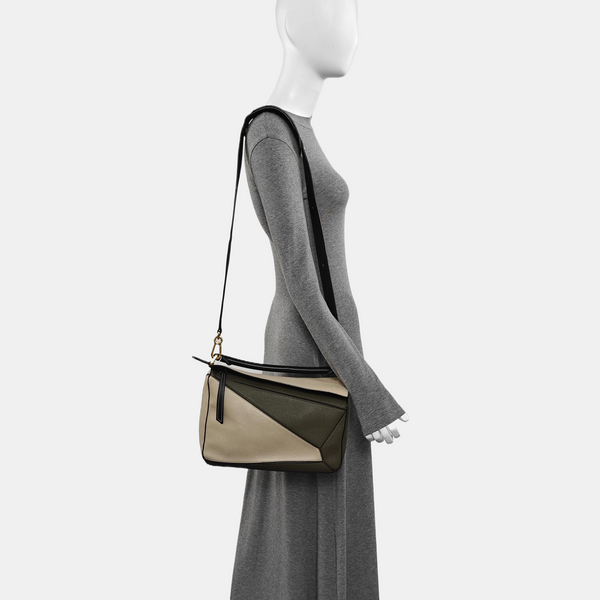 Puzzle Medium Calfskin Gray