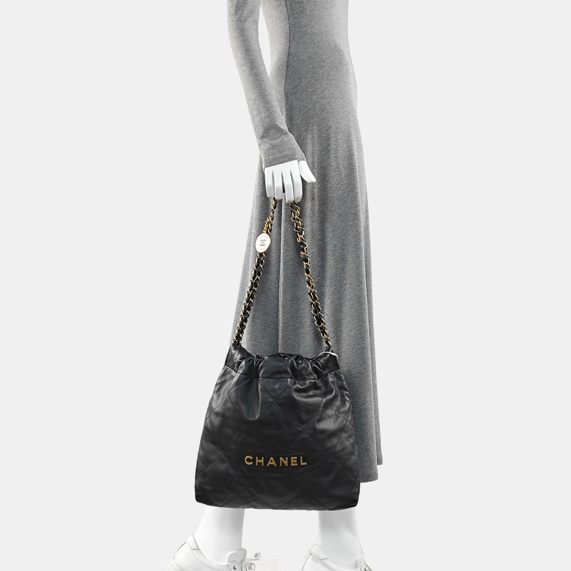 CHANEL 22 Small Quilted Calfskin Black