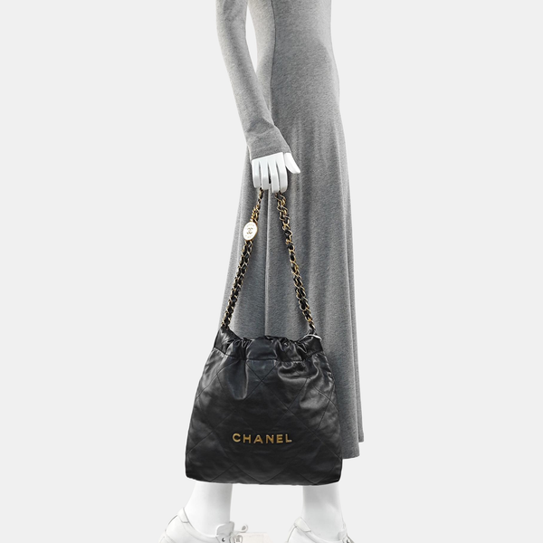 CHANEL 22 Small Quilted Calfskin Black