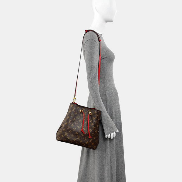 NÉONOÉ MM Monogram Coated Canvas Brown