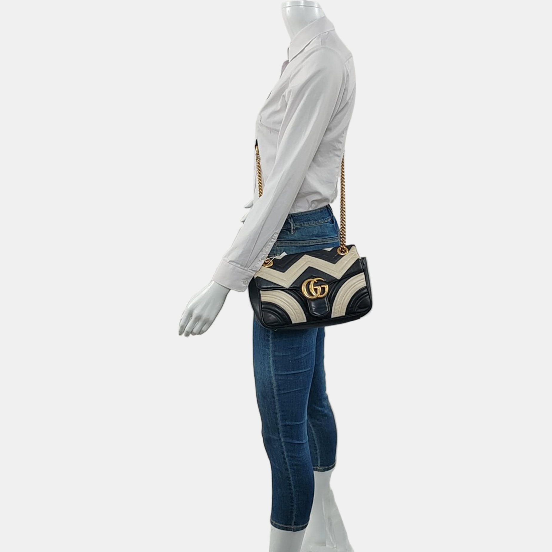 Authenticated pre-owned  GG Marmont Medium Quilted Calfskin Multicolor - Crossbody Bag at Looply