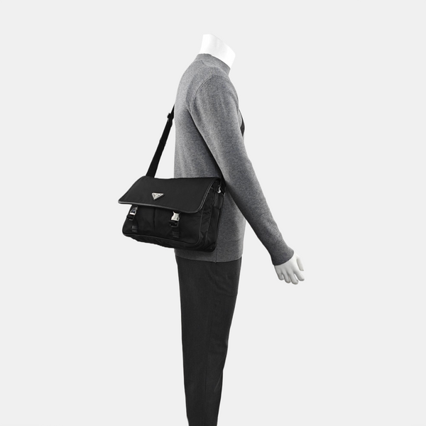 Vela Messenger Bag Fabric Black