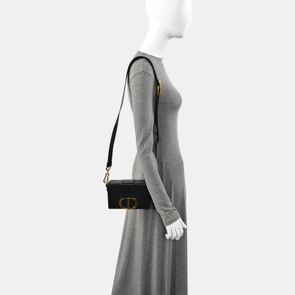 Authenticated pre-owned  30 Montaigne Calfskin Black - Shoulder Bag at Looply