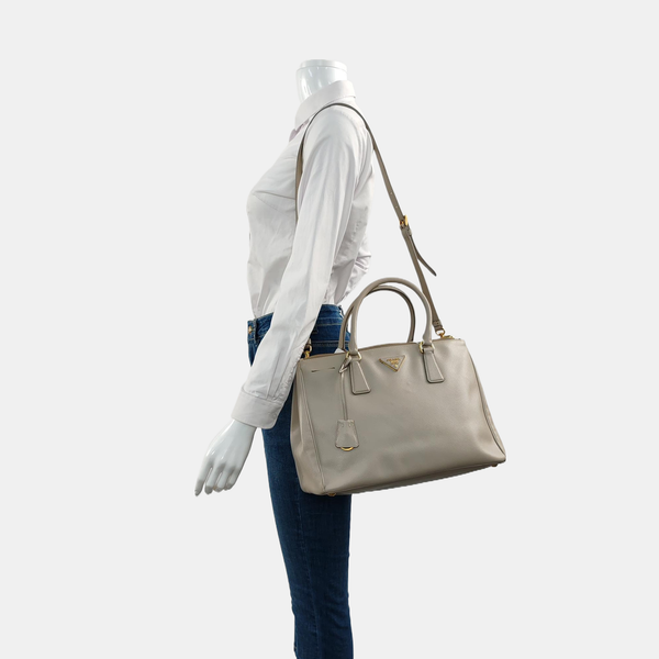 Authenticated pre-owned  Galleria Large Saffiano Calfskin Gray - Tote Bag at Looply
