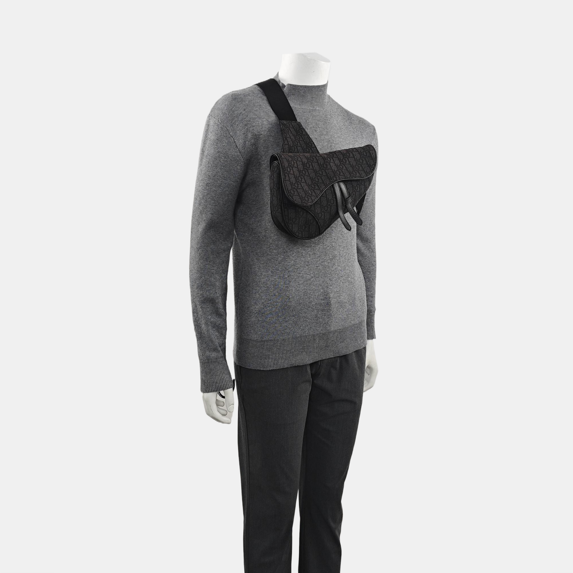 Saddle Medium Oblique Canvas Black