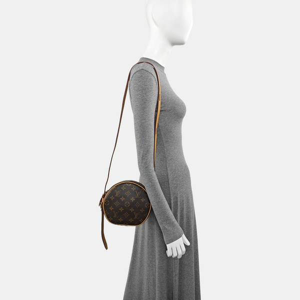 BOITE CHAPEAU PM Monogram Coated Canvas Brown