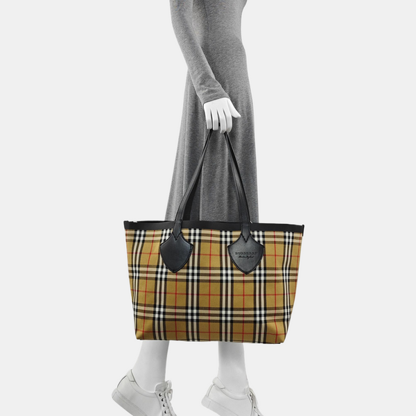 The Giant Medium Canvas Brown