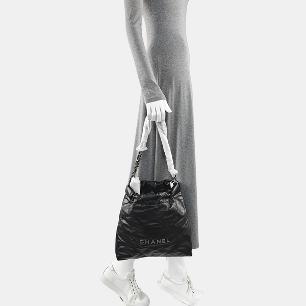 CHANEL 22 Small Quilted Calfskin Black