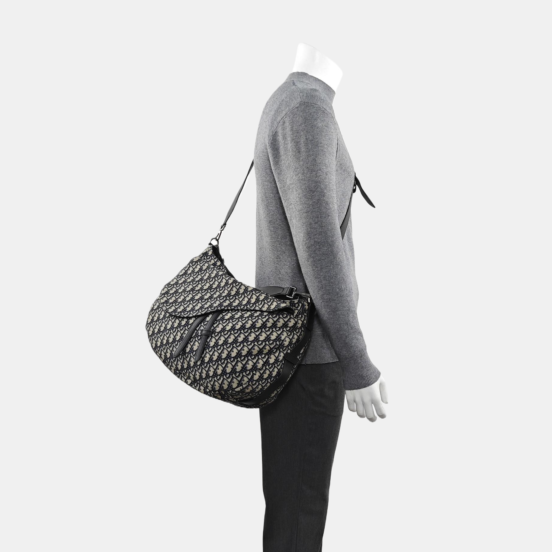 Saddle Oblique Canvas Black