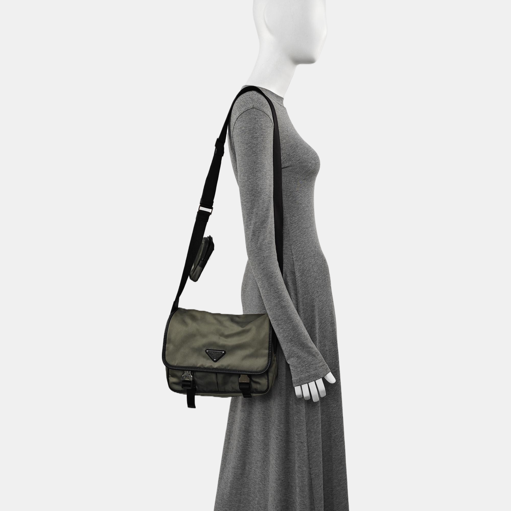 Vela Messenger Bag Nylon Green