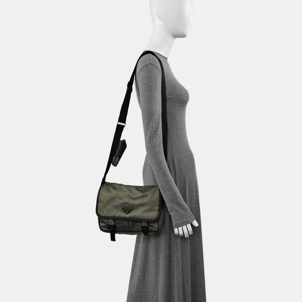 Vela Messenger Bag Nylon Green