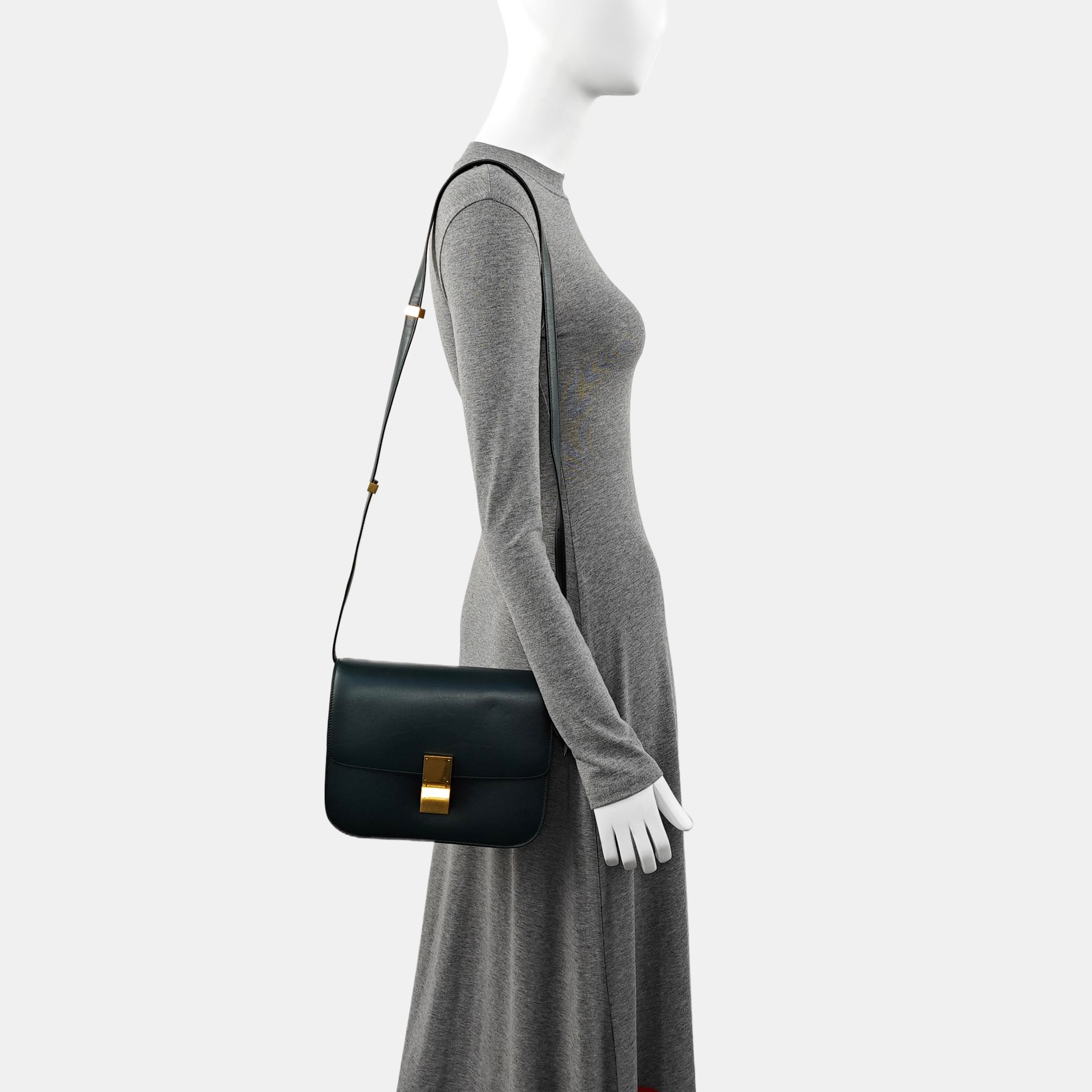 Authenticated pre-owned  CLASSIC BOX Medium Calfskin Green - Crossbody Bag at Looply