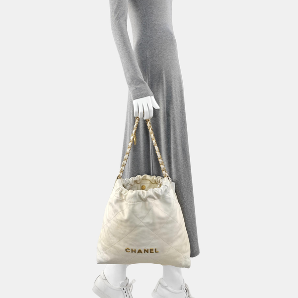 CHANEL 22 Medium Quilted Calfskin White