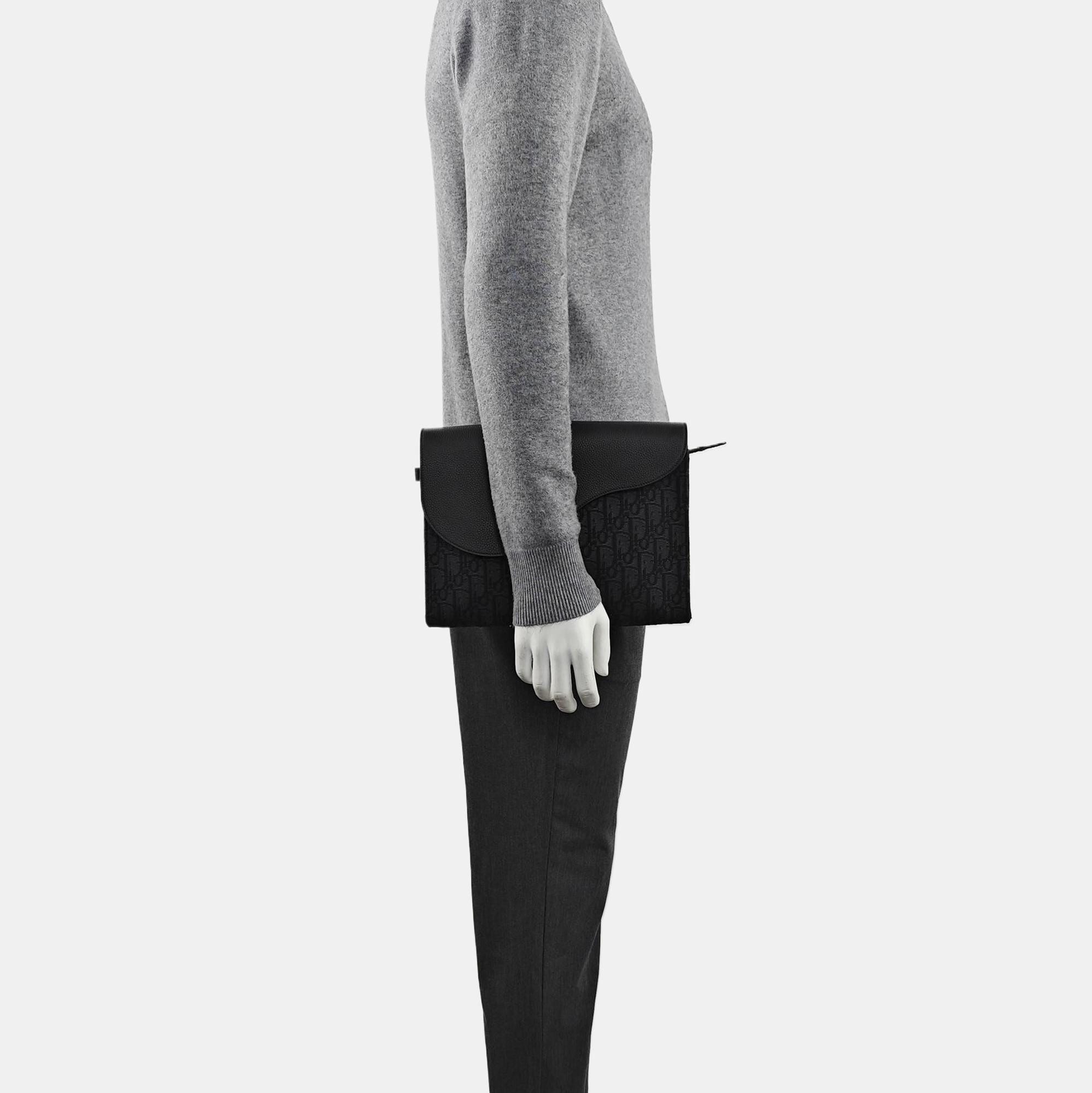Saddle Medium Oblique Canvas Black