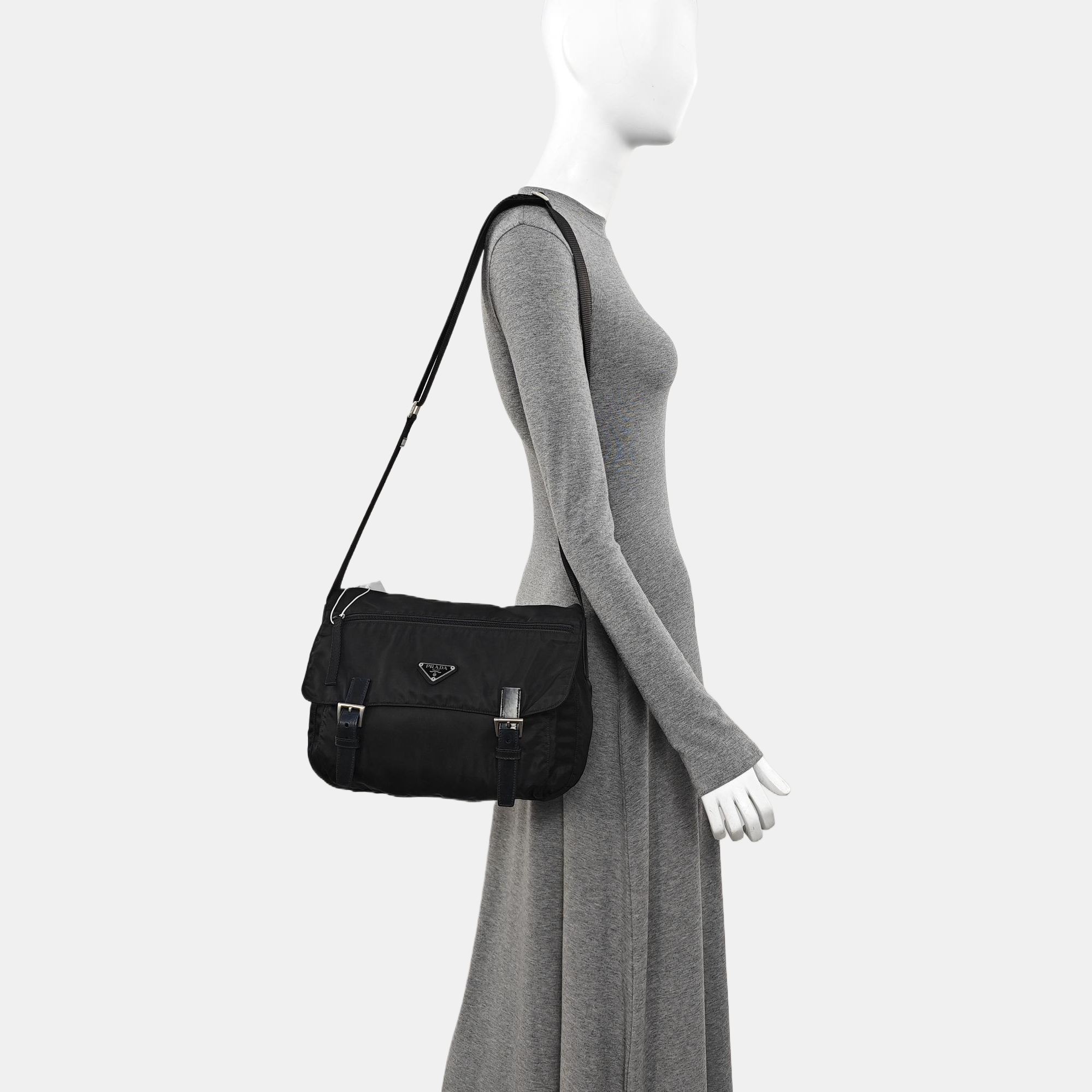 Vela Messenger Bag Nylon Black
