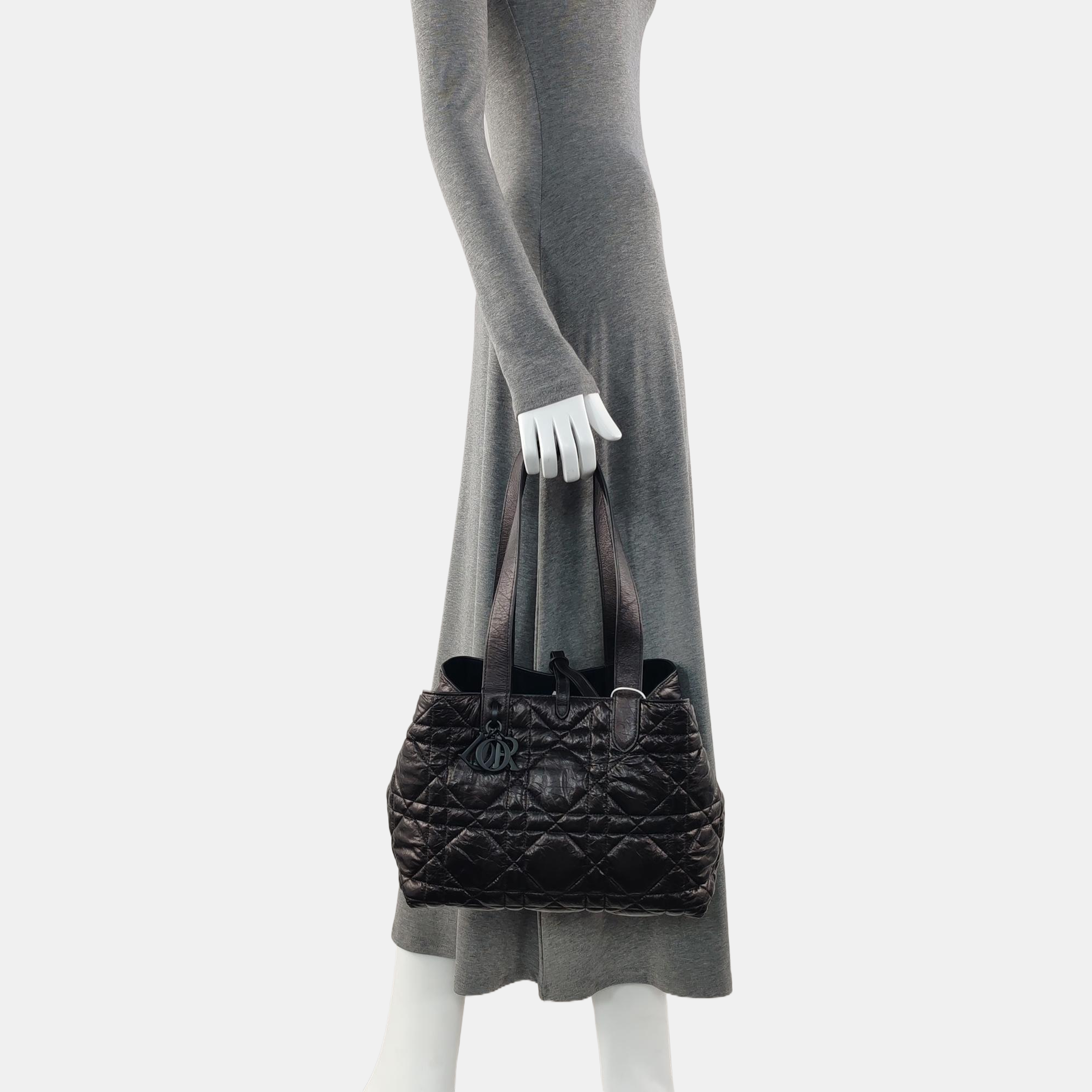 Toujours Medium Cannage Calfskin Black