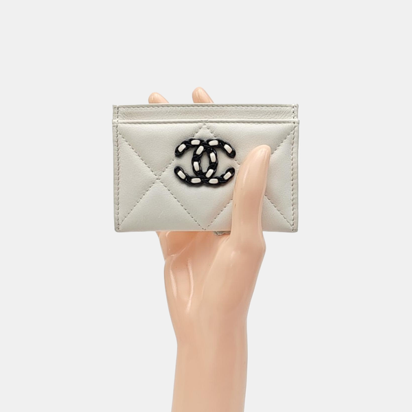 CHANEL 19 Small Quilted Calfskin White Card Holder