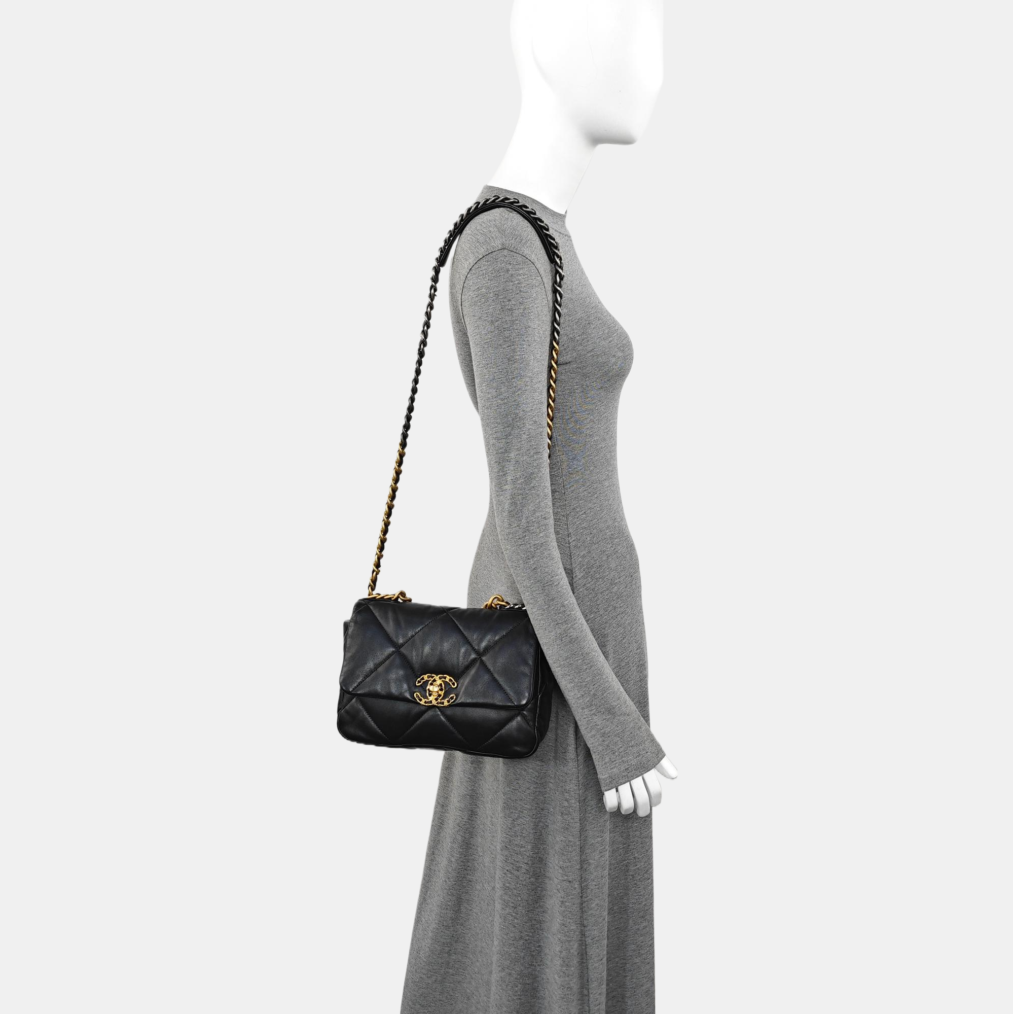 CHANEL 19 Small Quilted Lambskin Black