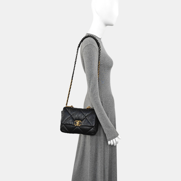 CHANEL 19 Small Quilted Lambskin Black