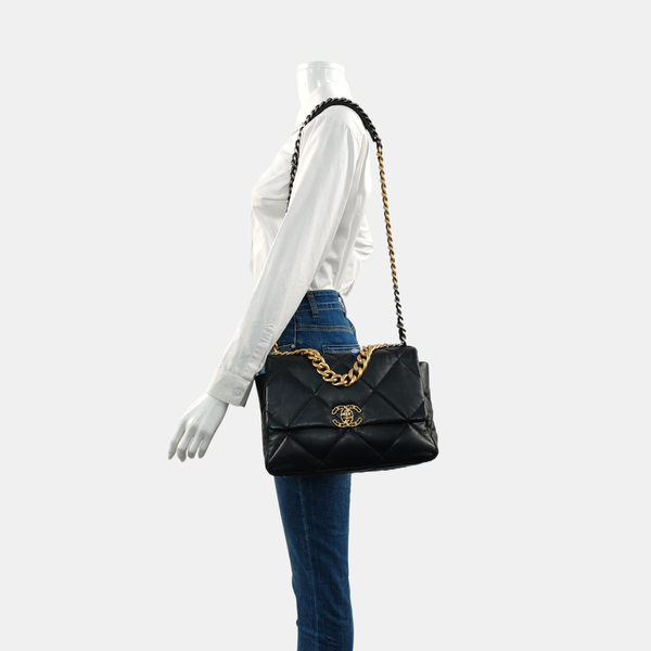 CHANEL 19 Medium Quilted Lambskin Black
