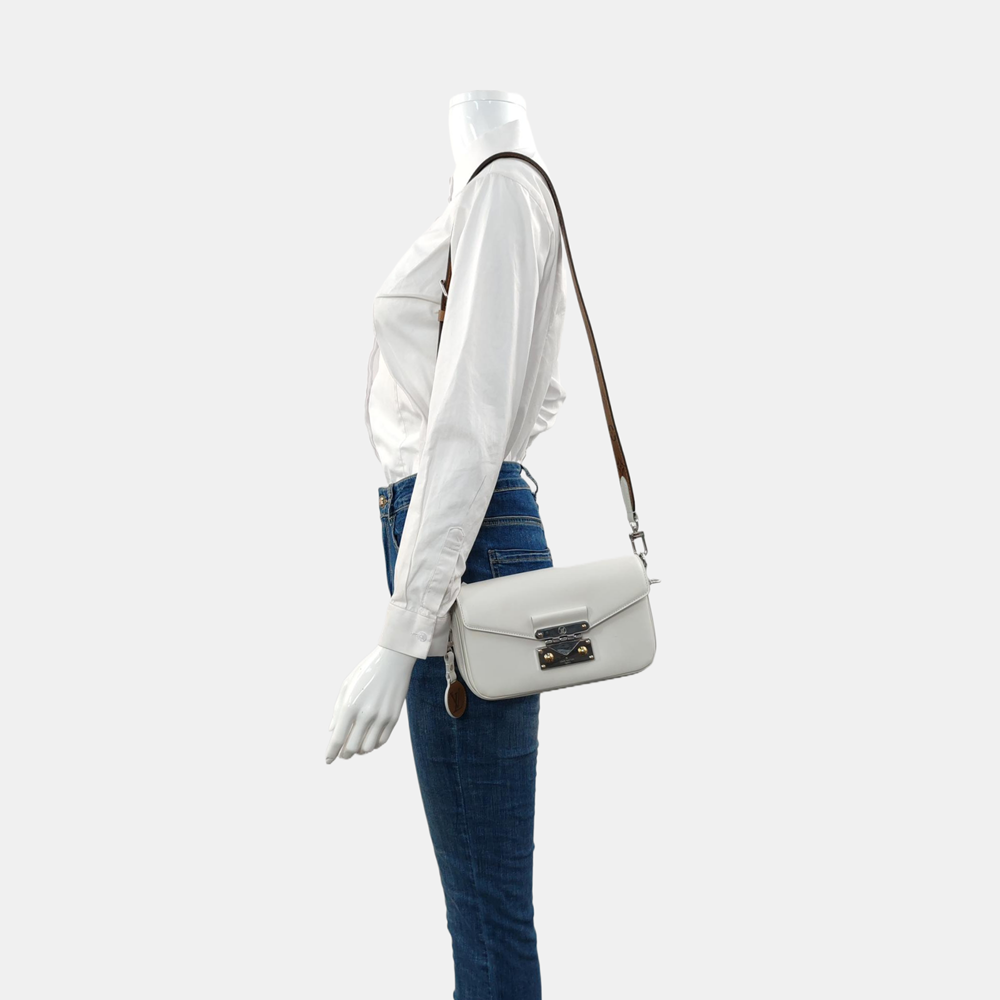 SWING Calfskin White