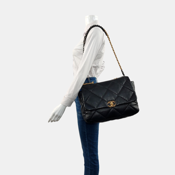CHANEL 19 Maxi Quilted Lambskin Black
