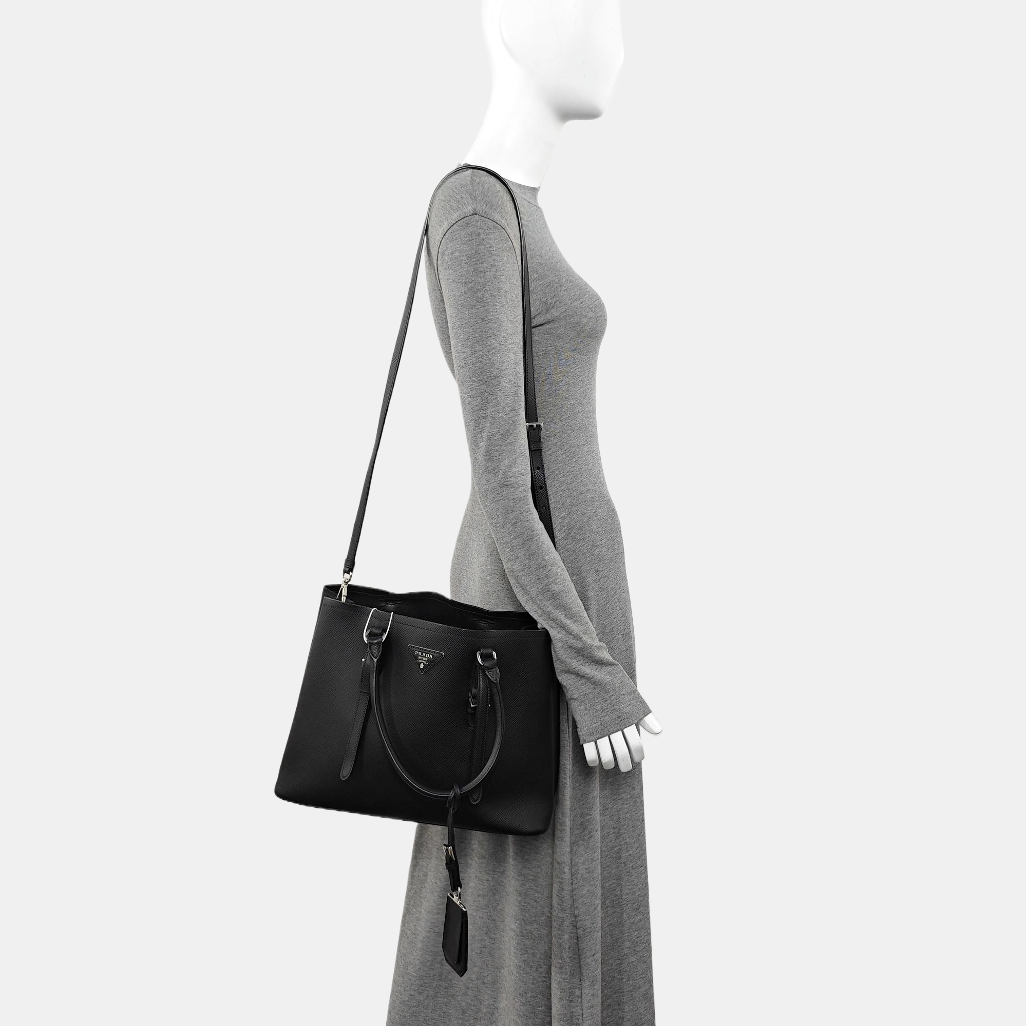 Double Medium Calfskin Black