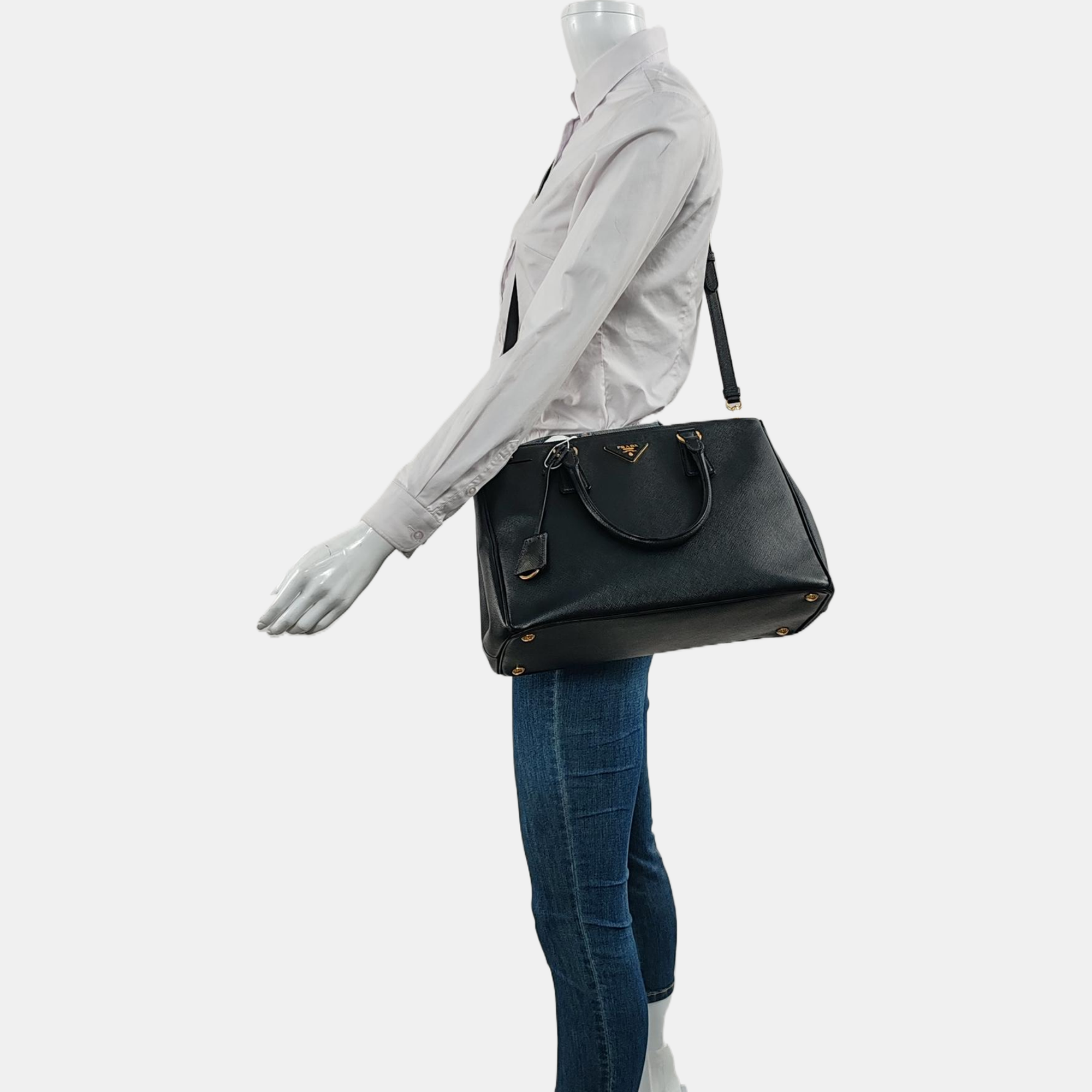 Authenticated pre-owned  Galleria Calfskin Black - Shoulder Bag at Looply