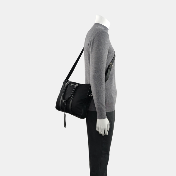 Bolso de hombro de nailon negro