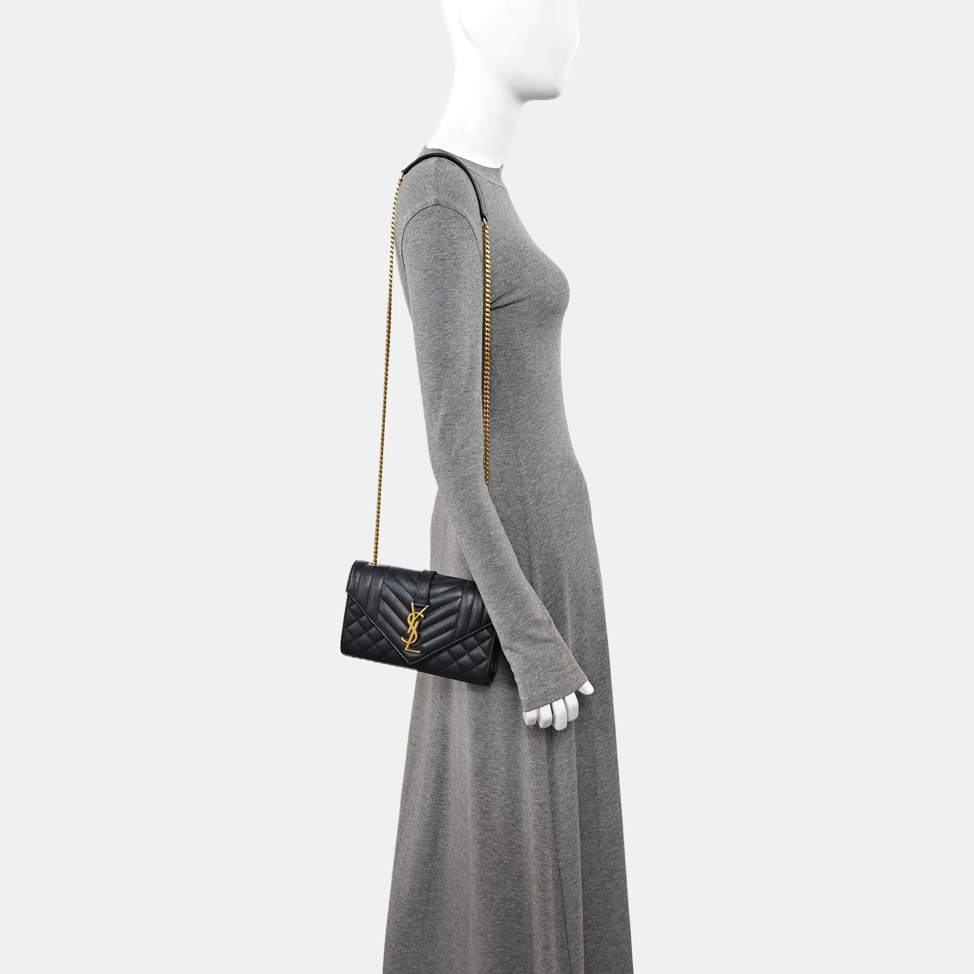 ENVELOPE Small Chevron Calfskin Black